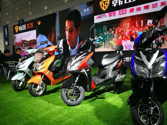 韓(hán)田的産(chǎn)品男神(shen)女神很(hěn)配！