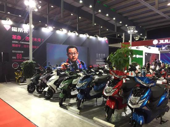 魔帝卡(kǎ)用科技(ji)革命改(gǎi)變未來(lái)！